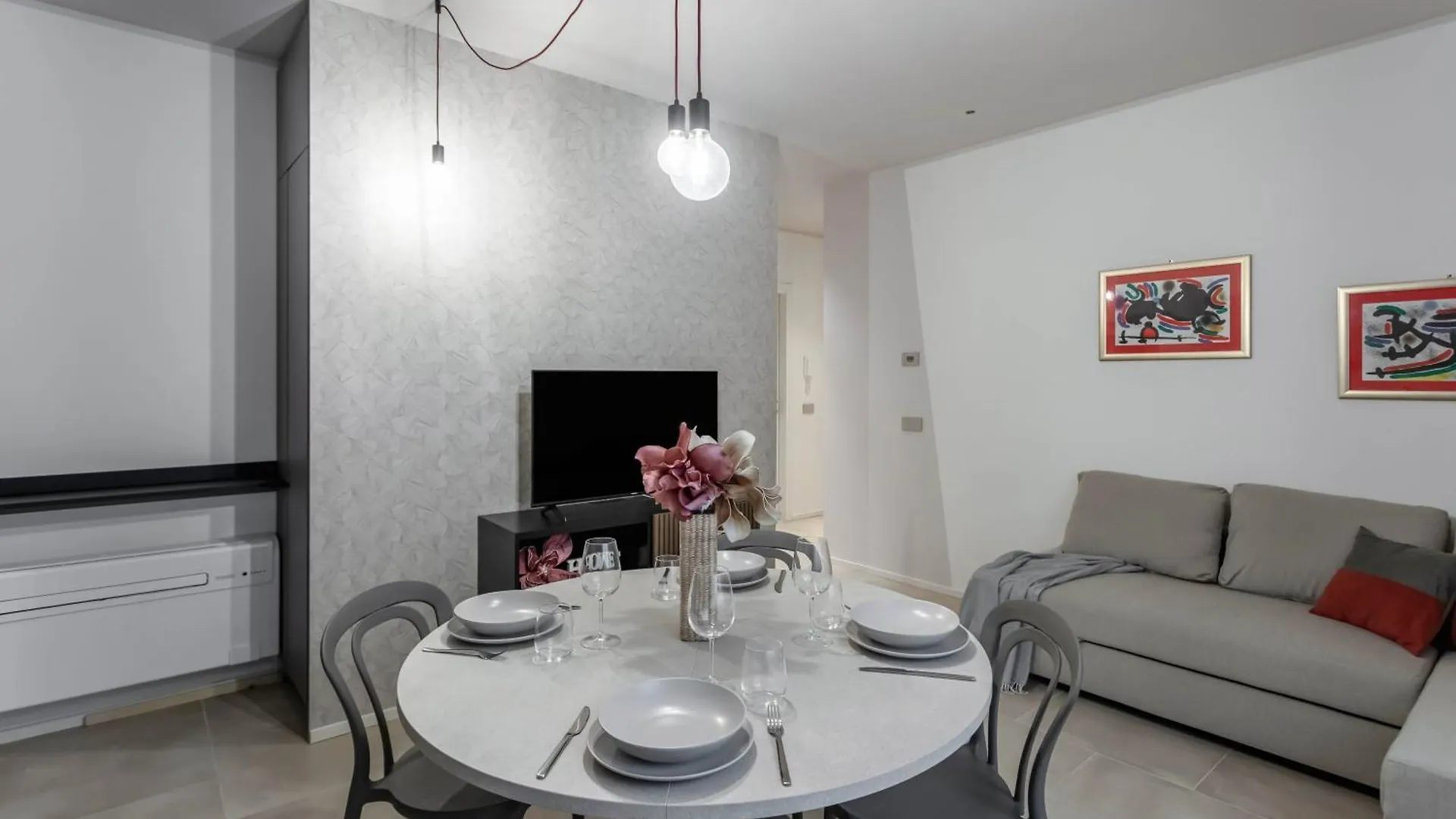 Varesina Suite - Pavia City Center - By Host4U